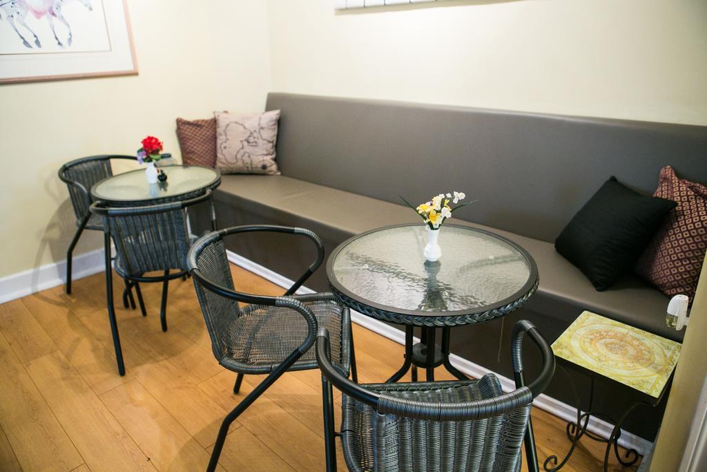 Le 227 Laurier B&B Гатіно Екстер'єр фото