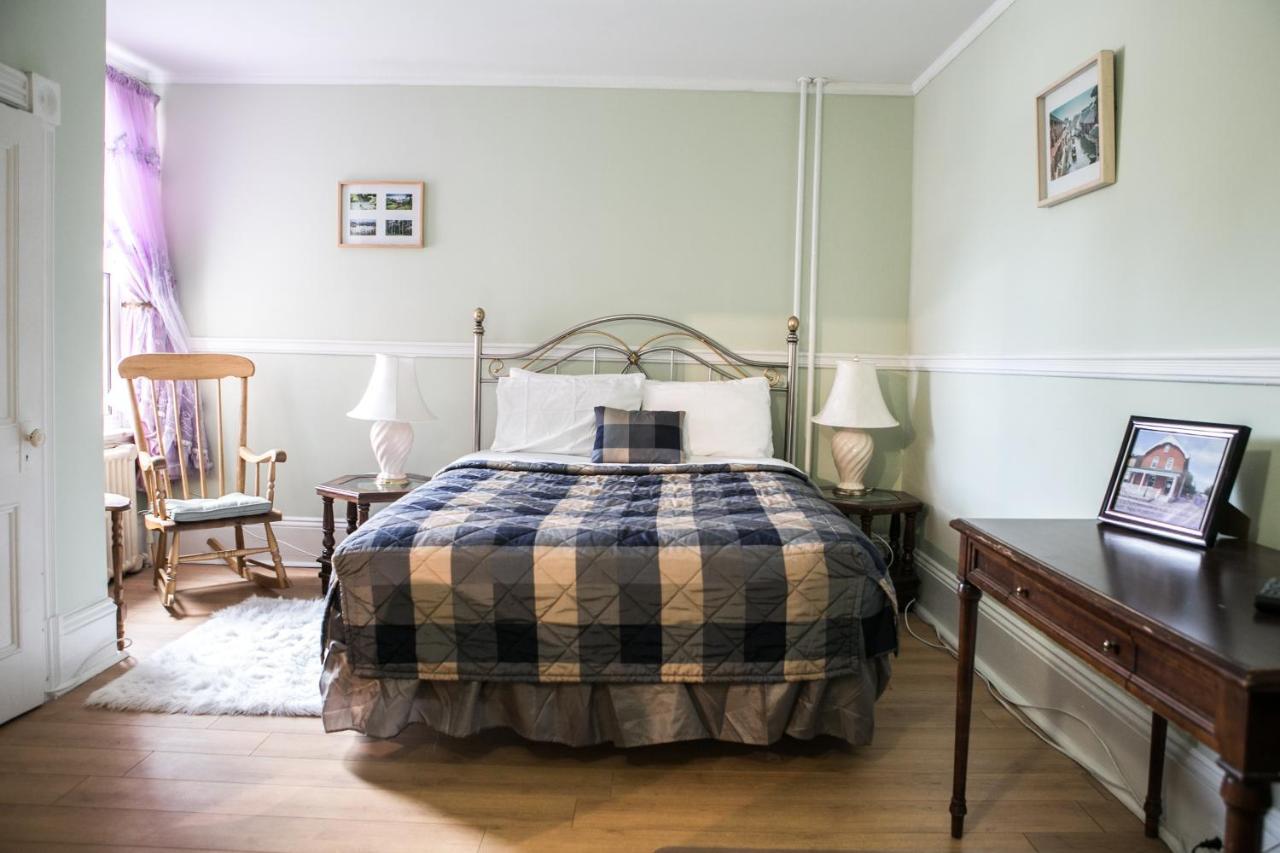 Le 227 Laurier B&B Гатіно Екстер'єр фото