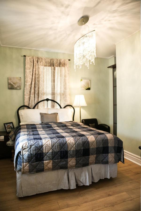 Le 227 Laurier B&B Гатіно Екстер'єр фото